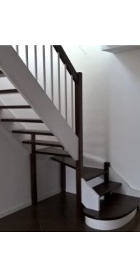 Лестница деревянная с поворотом на 90 градусов сосна + берёза (престиж)